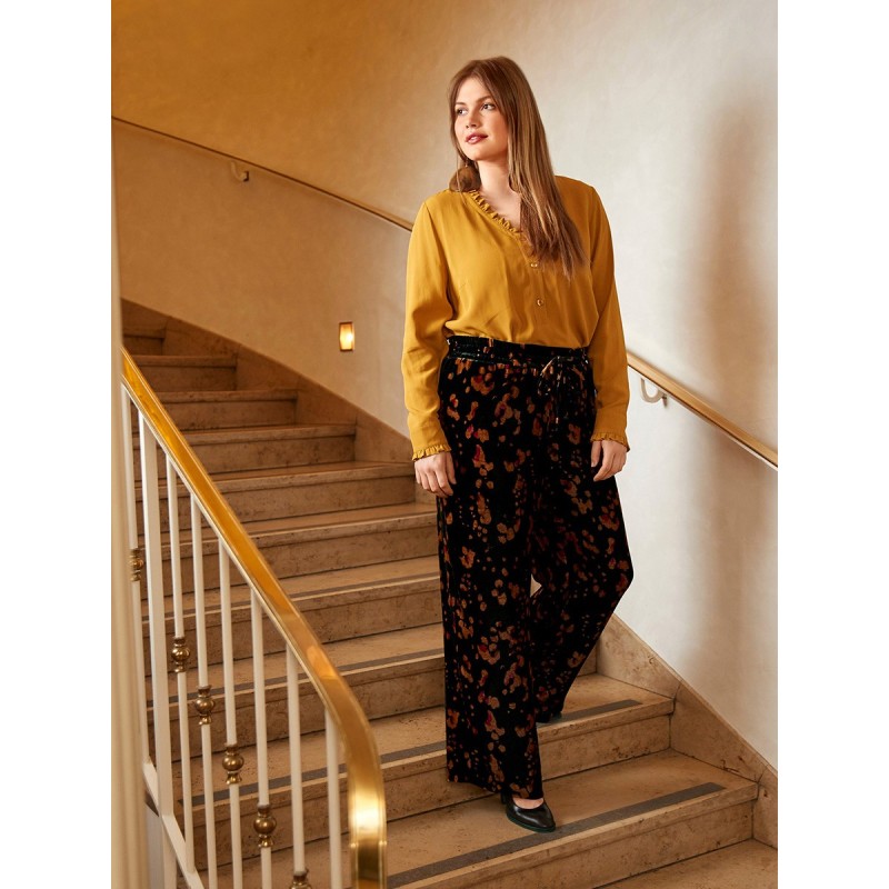 Pattern Velvet trousers on...