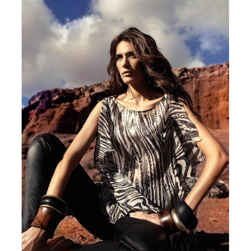 Pattern Straight-cut blouse...