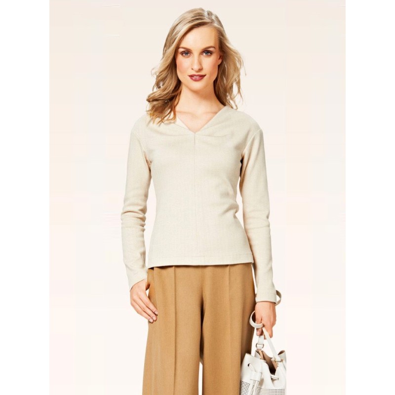 Pattern V-neck pullover...