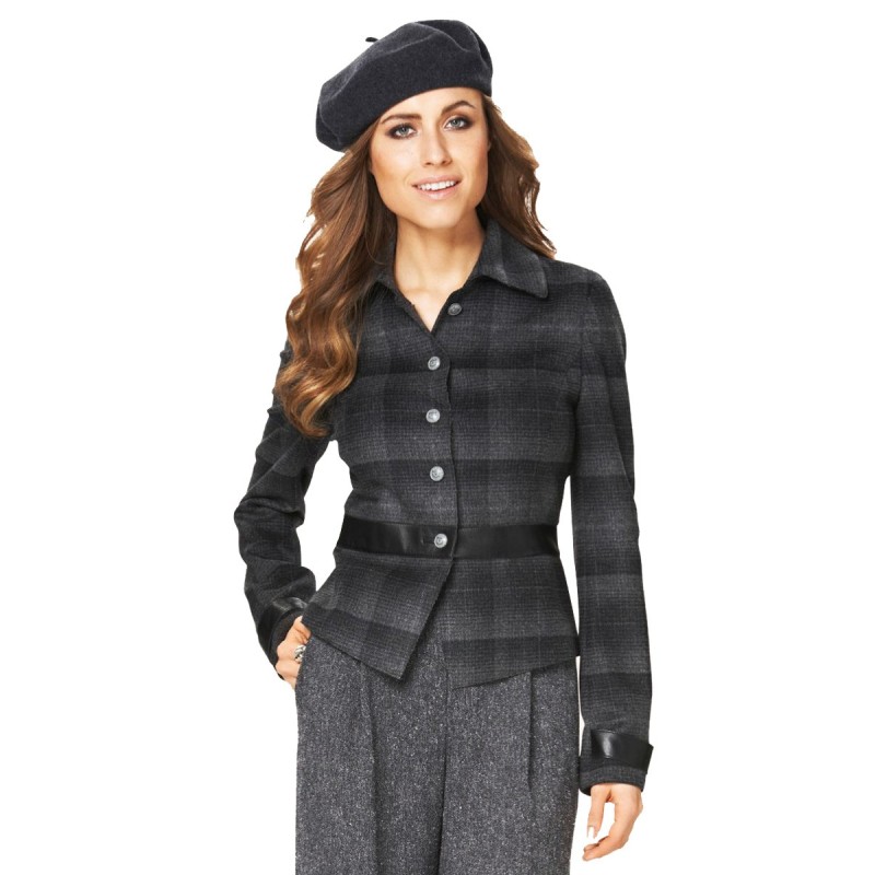 Pattern Jacket of a fitted...