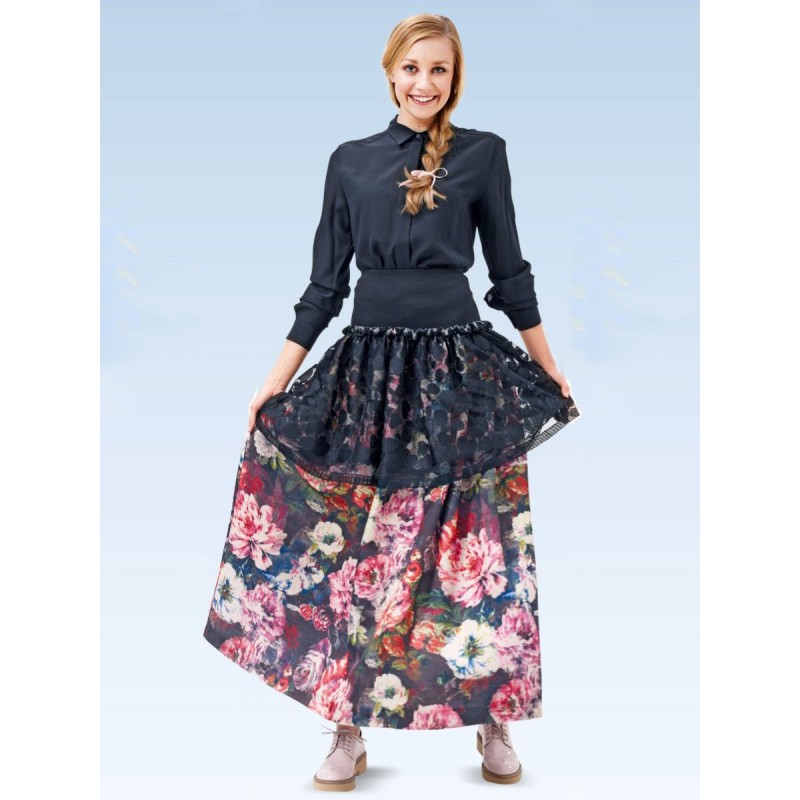 Pattern Maxi skirt on an...