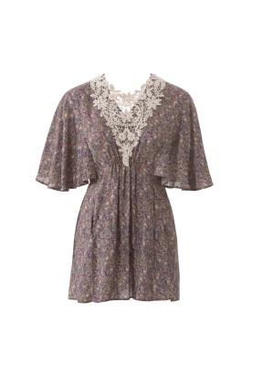 Pattern Tunic with a lace neck (Burda 9/2015, pattern number 113 A)