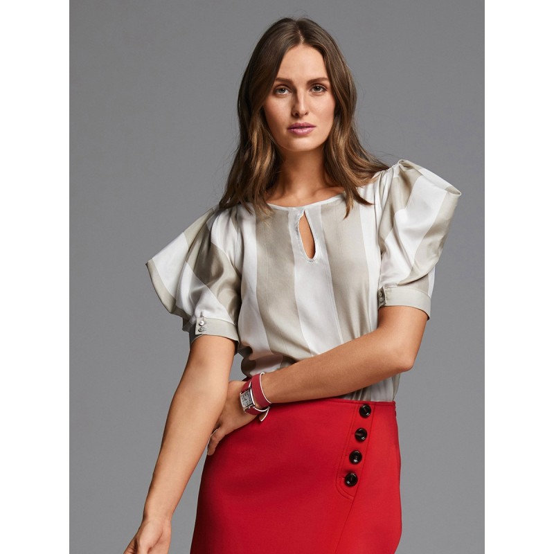 Pattern Straight-cut blouse...