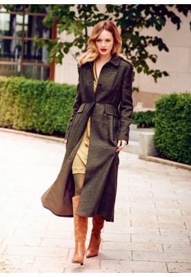 Pattern Coat of a fitted silhouette (Burda 10/2015, pattern number 114 V)