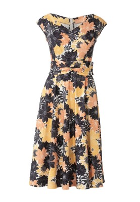 Pattern Cutaway dress with a shaped belt (Burda 1/2020, pattern number 6236 B)