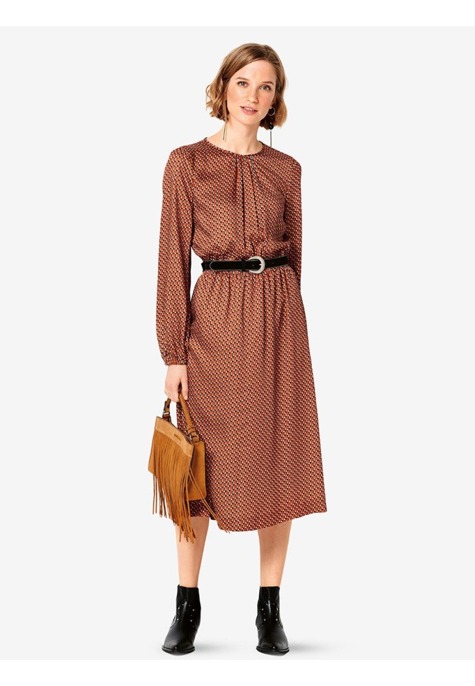 Pattern Dress of a simple cut with a drawstring at the waist (Burda 2/2019, pattern number 6295 A)