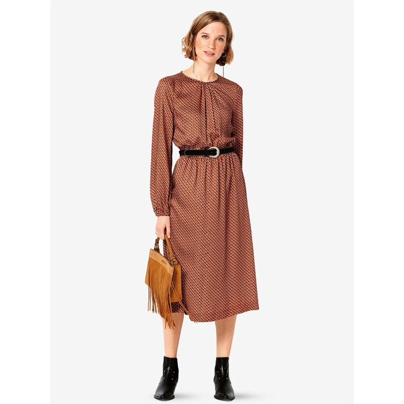 Pattern Dress of a simple...