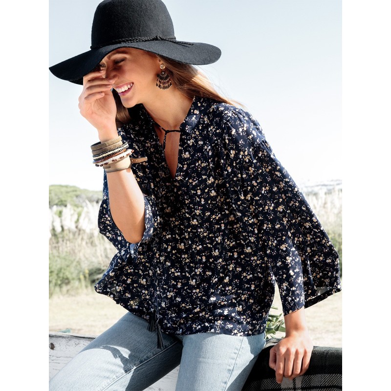 Pattern Wide-cut blouse...