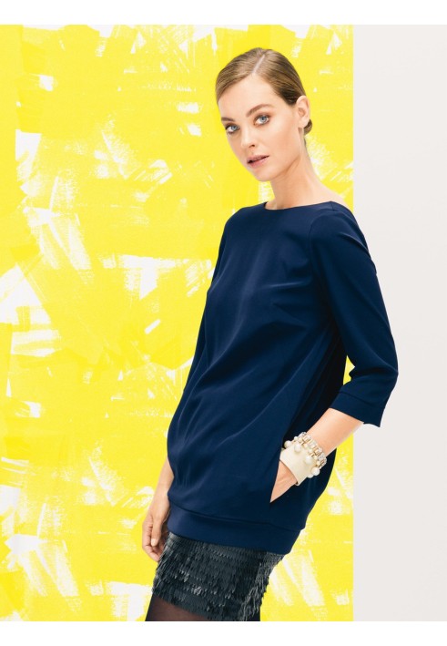 Pattern Blouse with a neckline on the back (Burda 12/2015, pattern number 109 A)