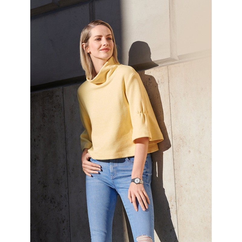 Pattern Short pullover with...