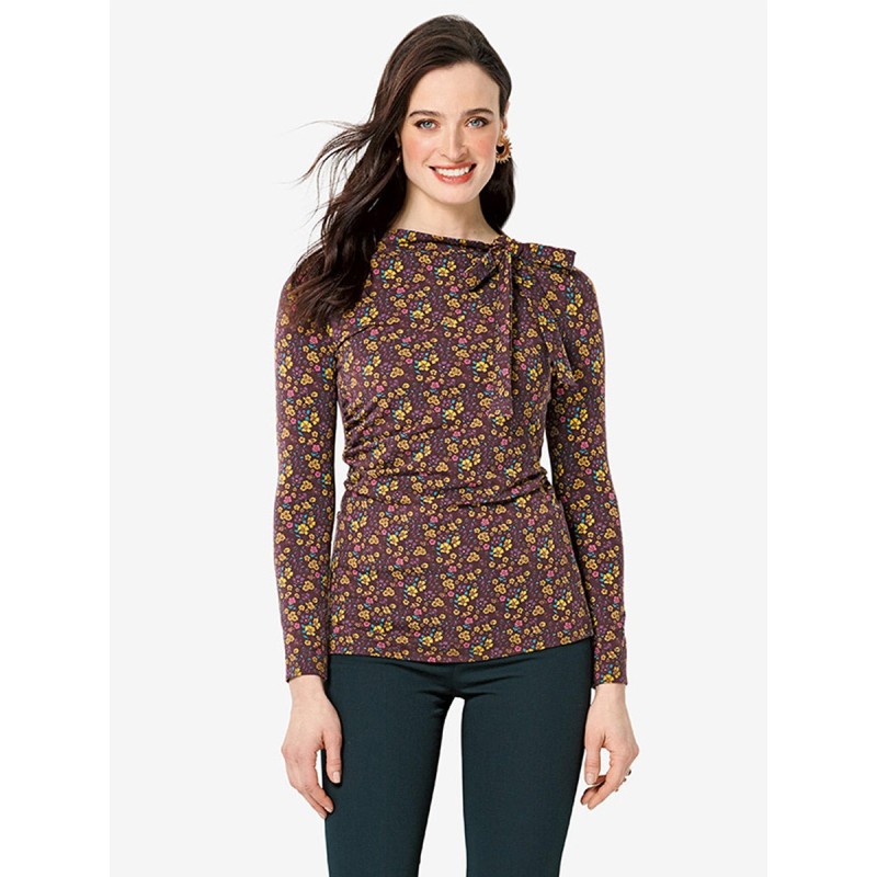 Pattern Pullover with tie...