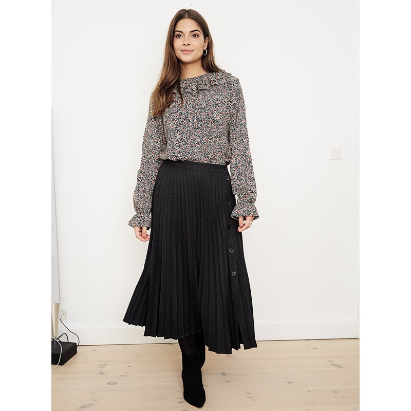 Pattern Blouse with a...