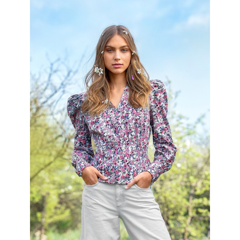 Pattern Blouse with sleeves...