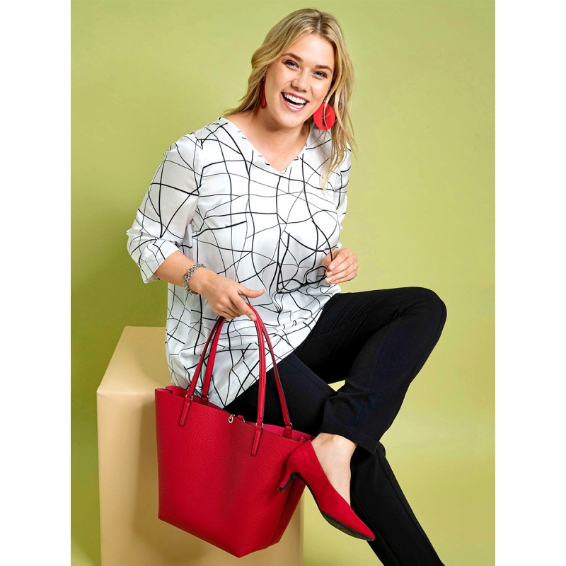 Pattern Blouse of a flared...