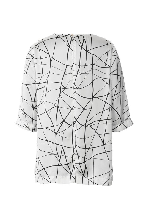 Pattern Blouse of a flared silhouette with a V-neck (Burda. Fashion Plus 2/2019, pattern number 405)