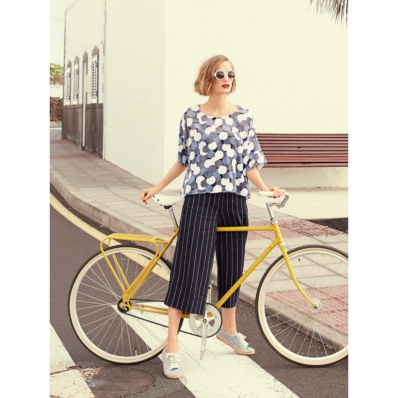 Pattern Loose blouse with...