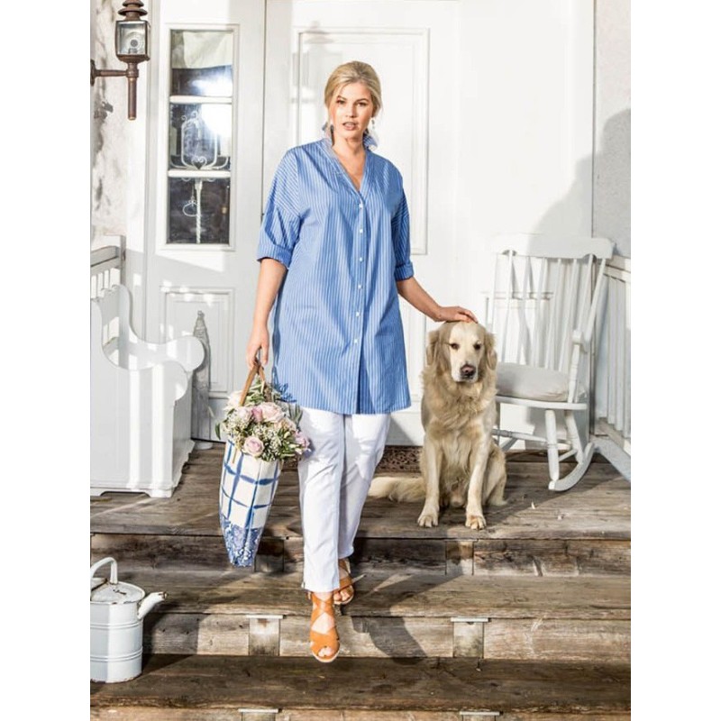 Pattern Straight-cut blouse...