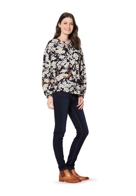 Pattern Straight-cut blouse with stand-up collar (Burda 2/2020, pattern no. 6179 A)