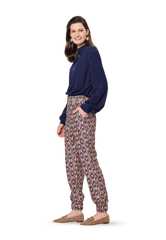 Pattern Joggers with a wide elastic waistband (Burda 2/2020, pattern number 6188 A)