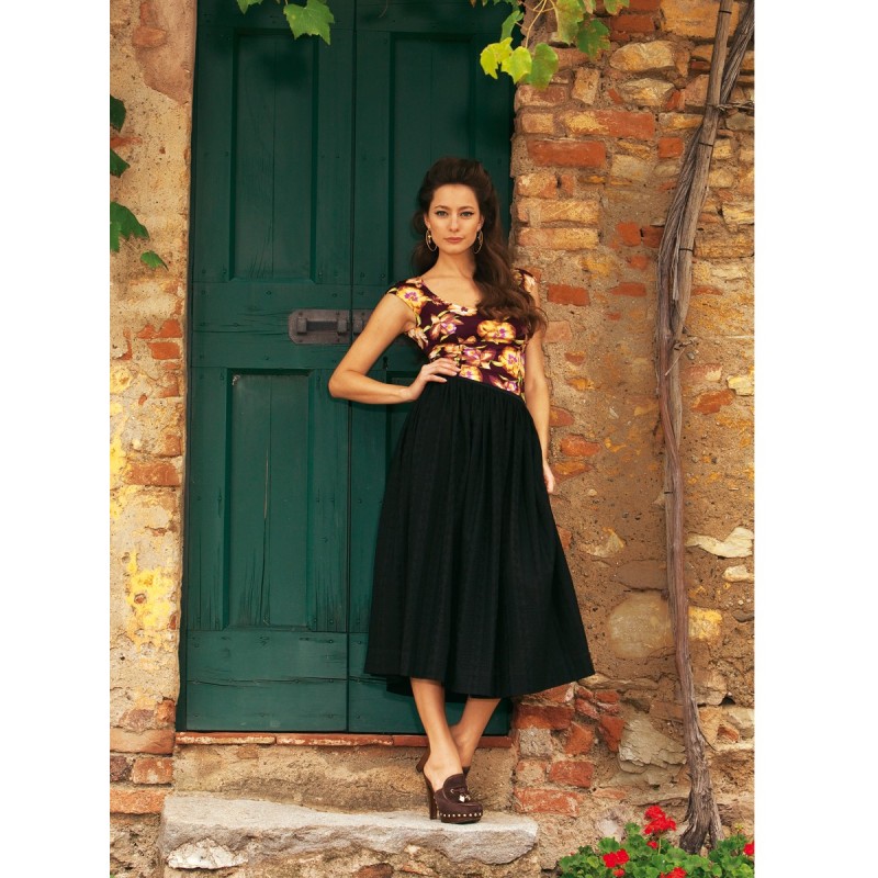 Pattern Fitted top with a...