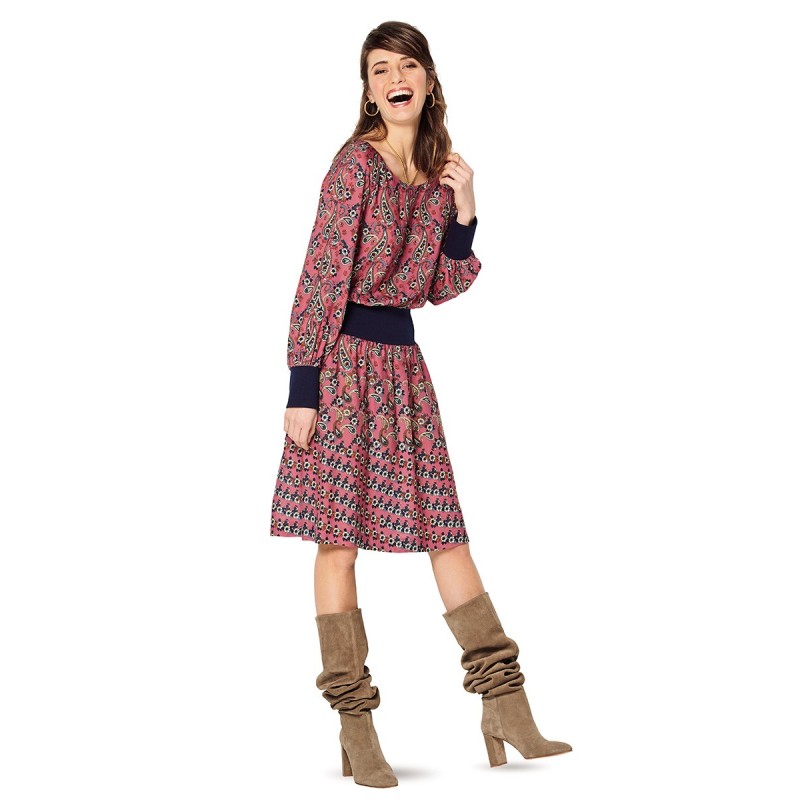 Pattern Dress with a wide...