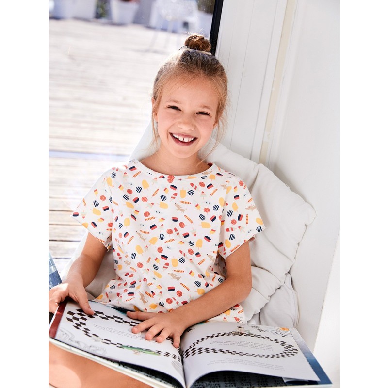 Pattern T-shirt with a...