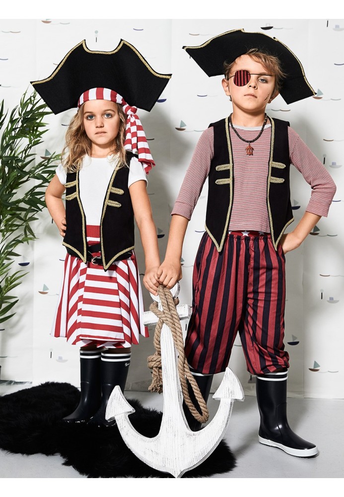 Pattern Pirate Costume and Pirate Girlfriend (Burda 1/2018, pattern number 132)