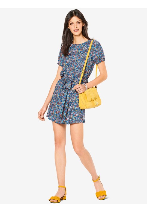 Pattern Simple cut dress with lantern sleeves (Burda 1/2020, pattern number 6208 B)