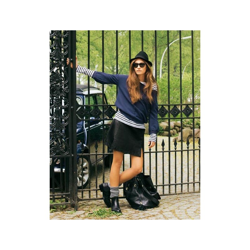 Pattern Leather miniskirt...