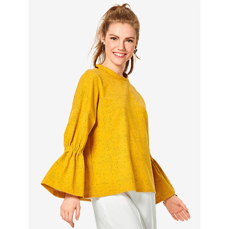 Pattern Simple cut pullover...