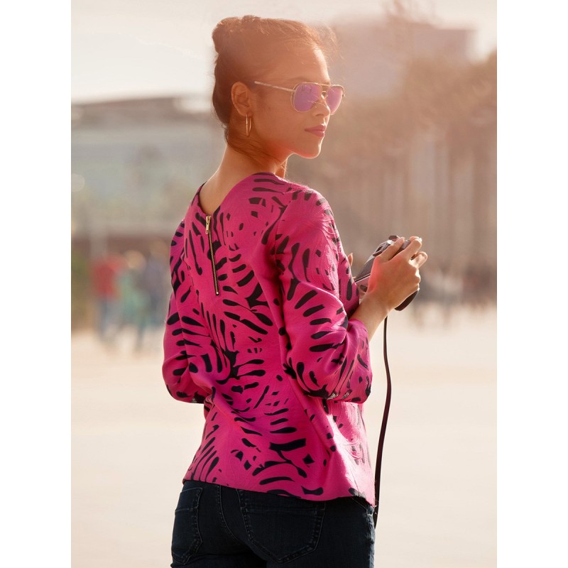 Pattern Blouse of a...