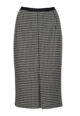 Pattern Narrow-cut skirt with front slit (Burda 8/2011, pattern number 127)