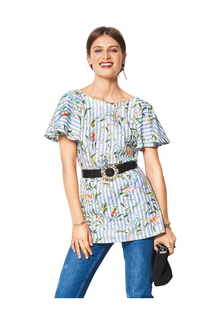 Pattern Blouse of a fitted silhouette with winged sleeves (Burda 1/2018, pattern number 6429 B)