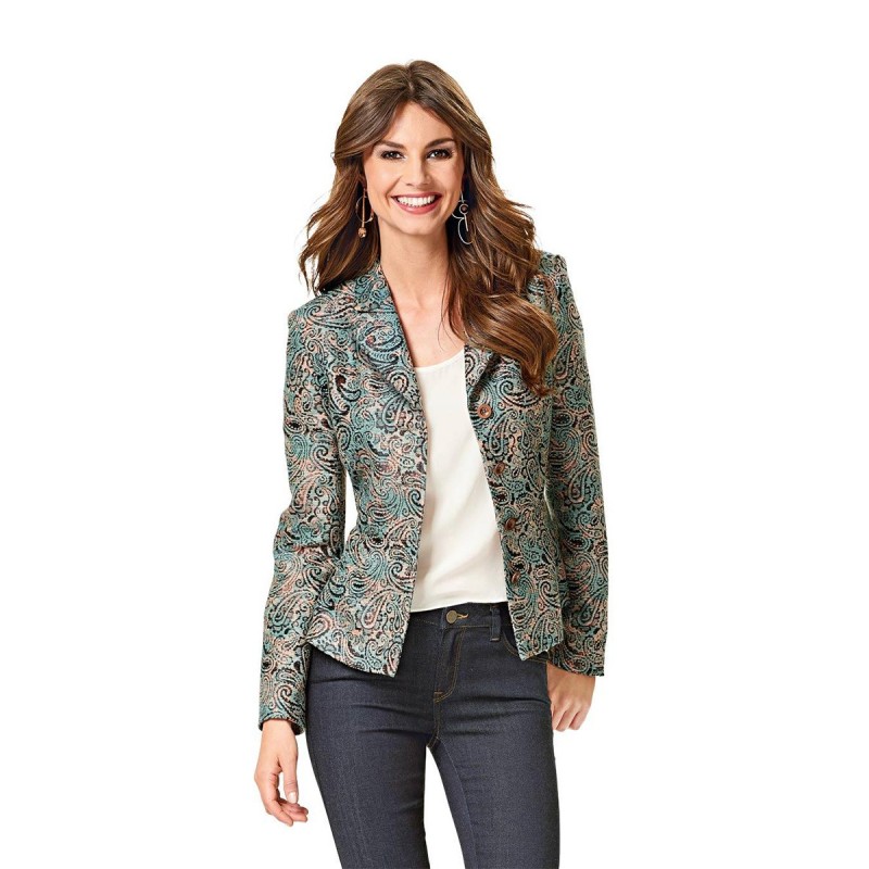 Pattern Jacket of a fitted...