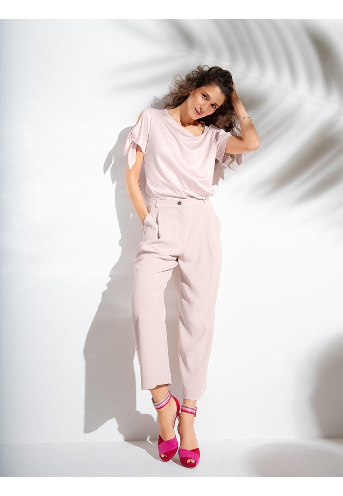 Pattern Pants of a classic cut with pleats at the waist (Burda 6/2019, pattern number 114)