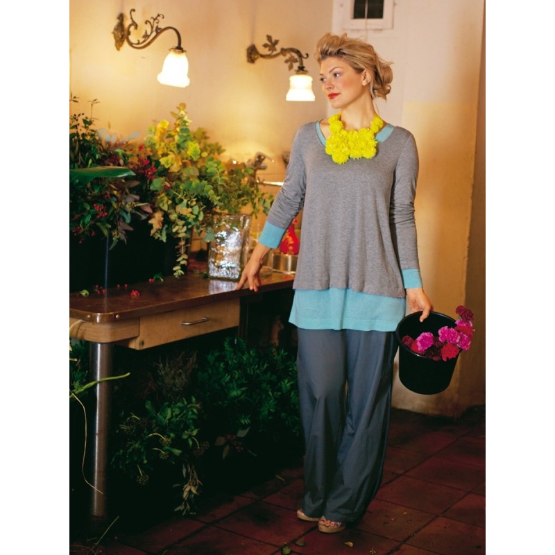 Pattern Pants of a spacious...