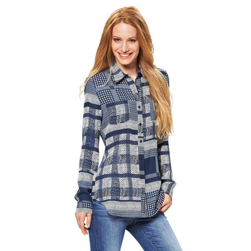 Pattern Shirt with a fitted...