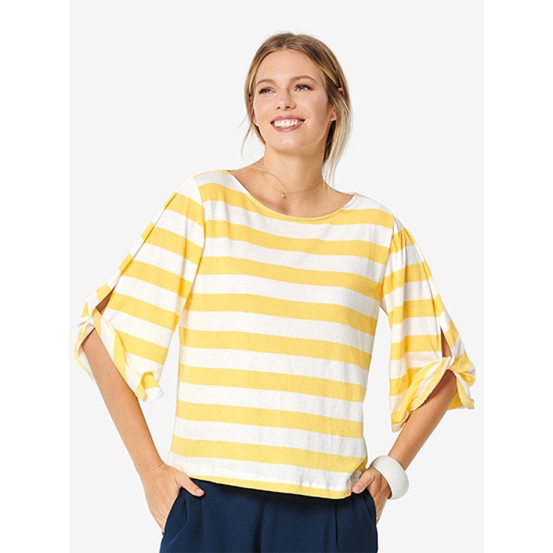 Pattern T-shirt with wide...