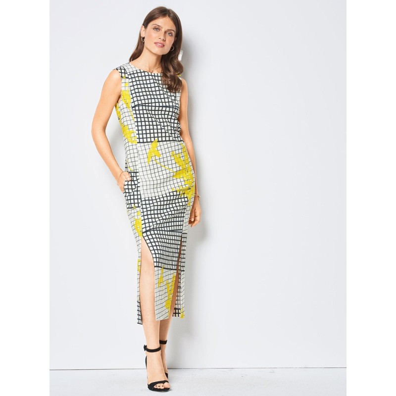 Pattern Dress of a fitted...