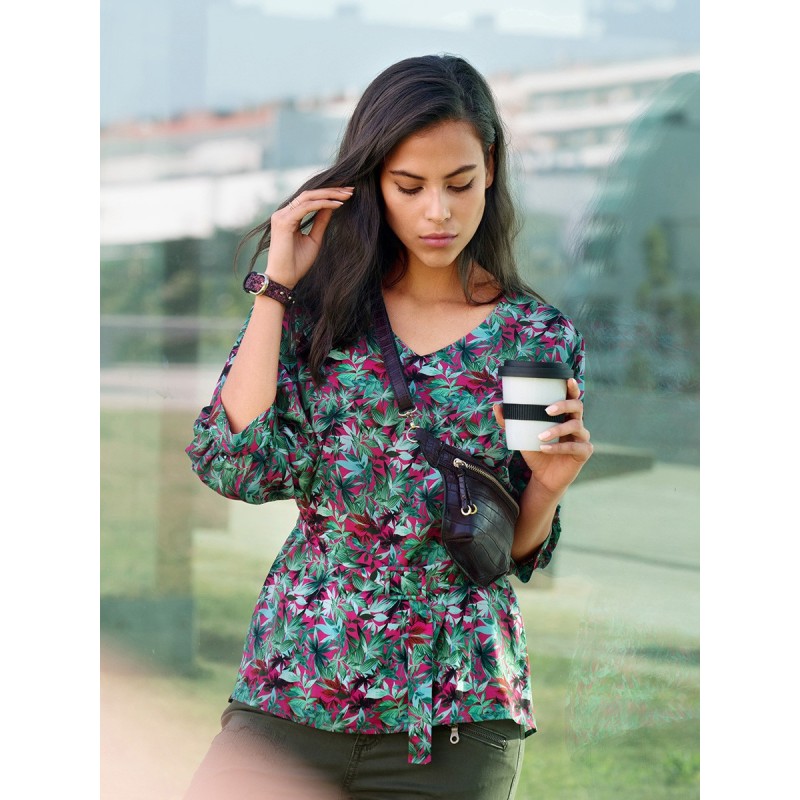 Pattern Straight-cut blouse...