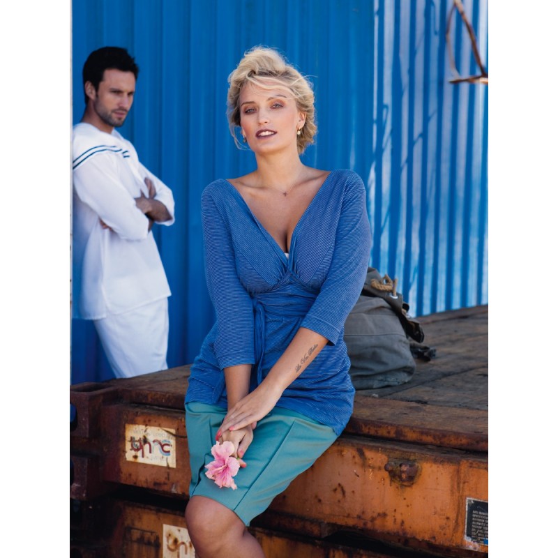 Pattern Pullover of a...