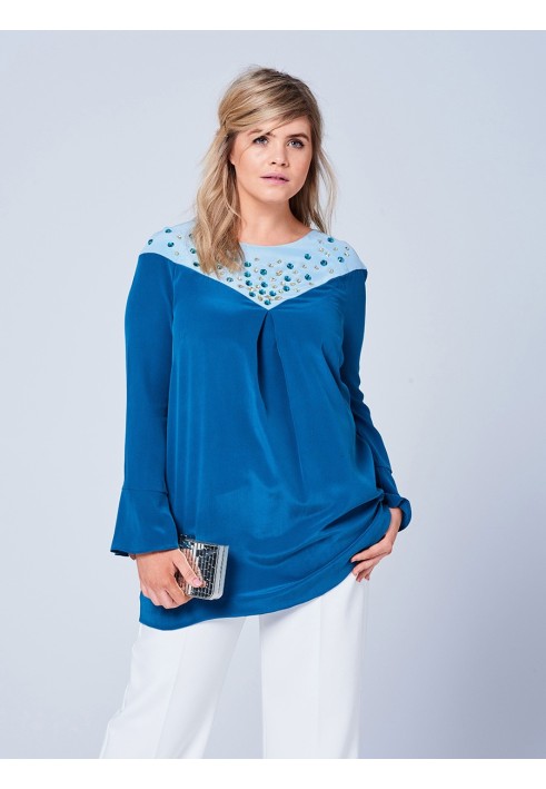 Pattern Tunic with a flared cut on a yoke (Burda 9/2017, pattern number 126)