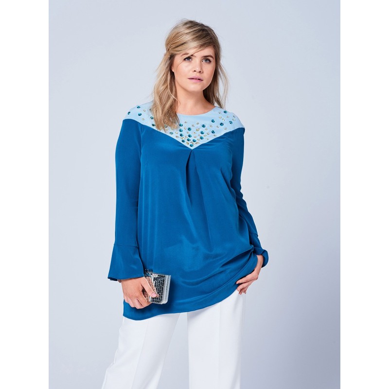 Pattern Tunic with a flared...