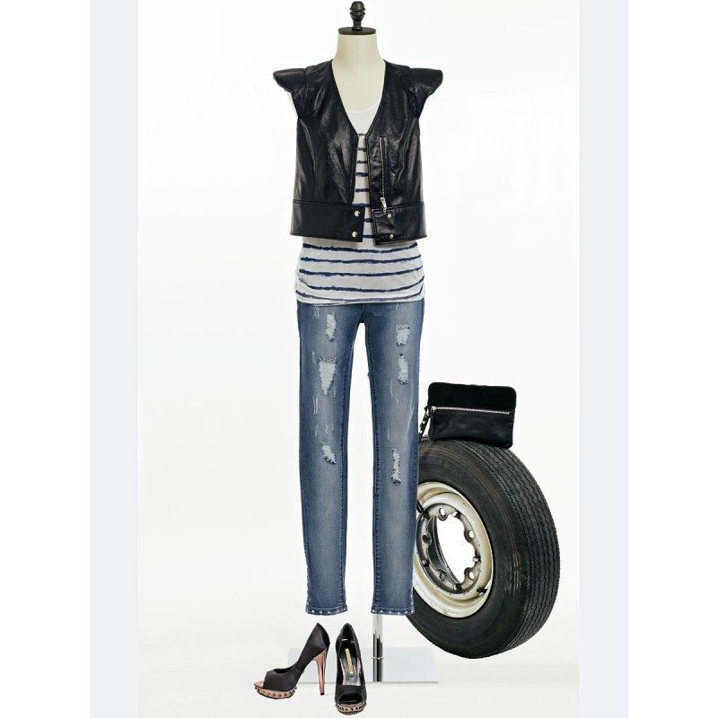 Pattern Leather vest in...