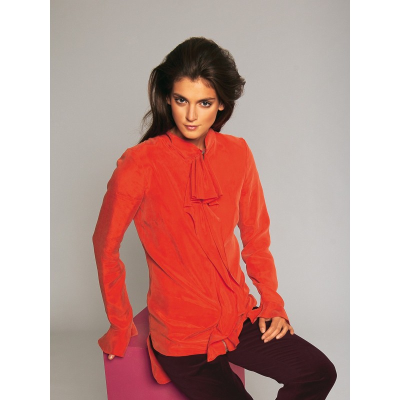 Pattern Blouse with a high...