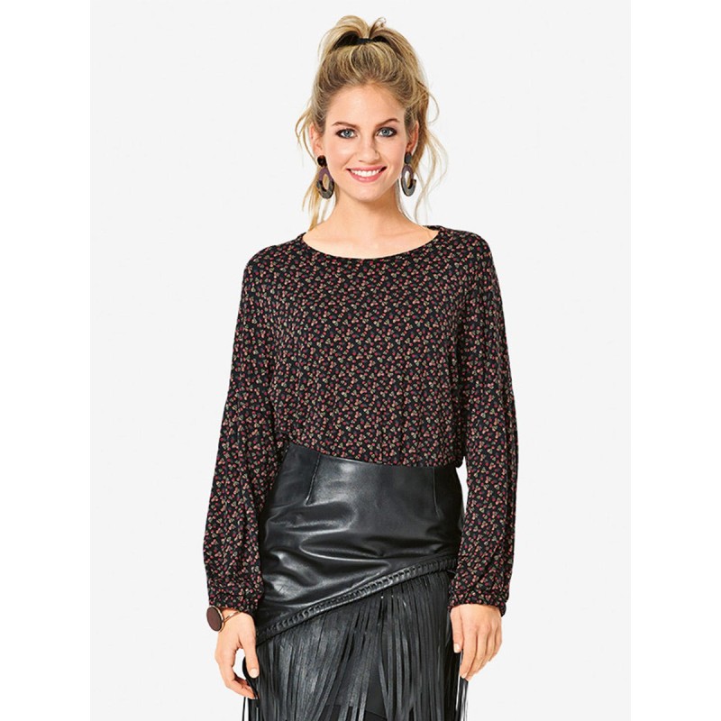 Pattern Simple cut pullover...