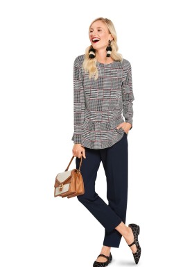 Pattern Simple cut pullover with puffy sleeves (Burda 2/2018, pattern number 6367 B)