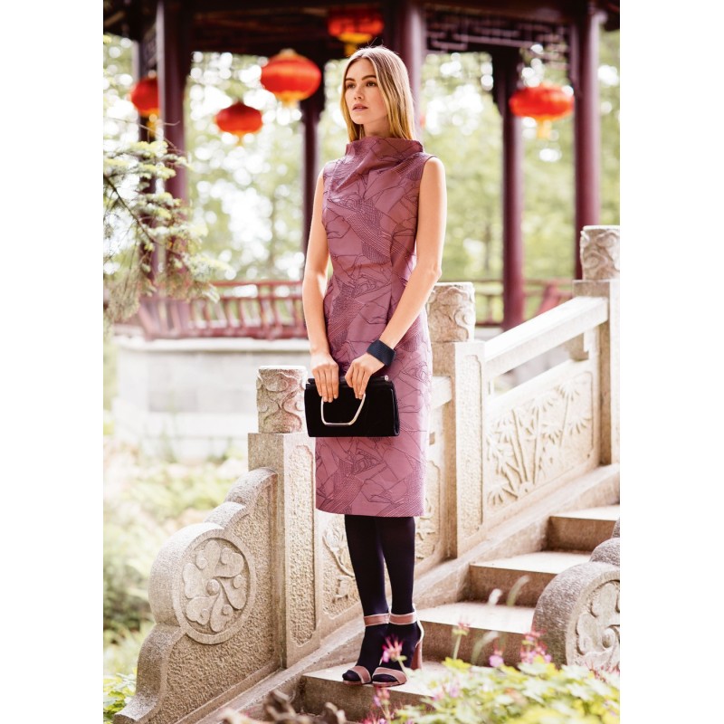 Pattern Dress with a wavy...