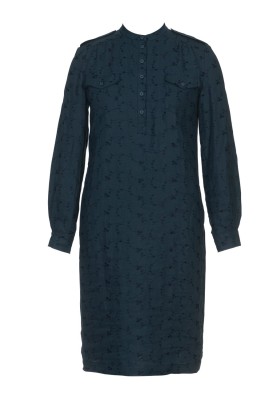 Pattern Dress-shirt made of embroidered linen fabric (Burda 5/2011, pattern number 131 A)