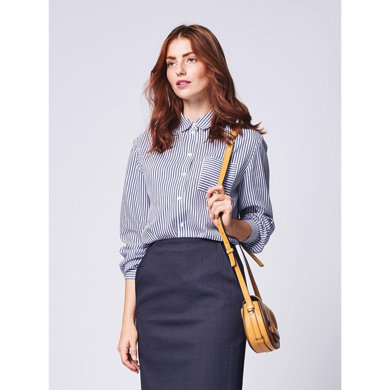 Pattern Shirt-cut blouse...